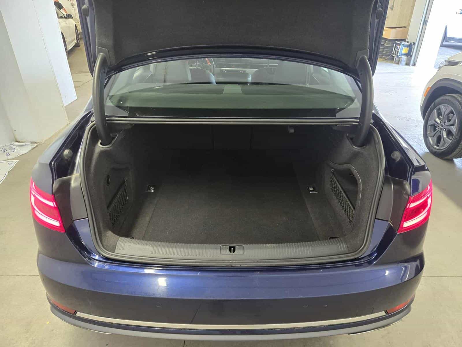 2019 Audi A4 Komfort - Image 9