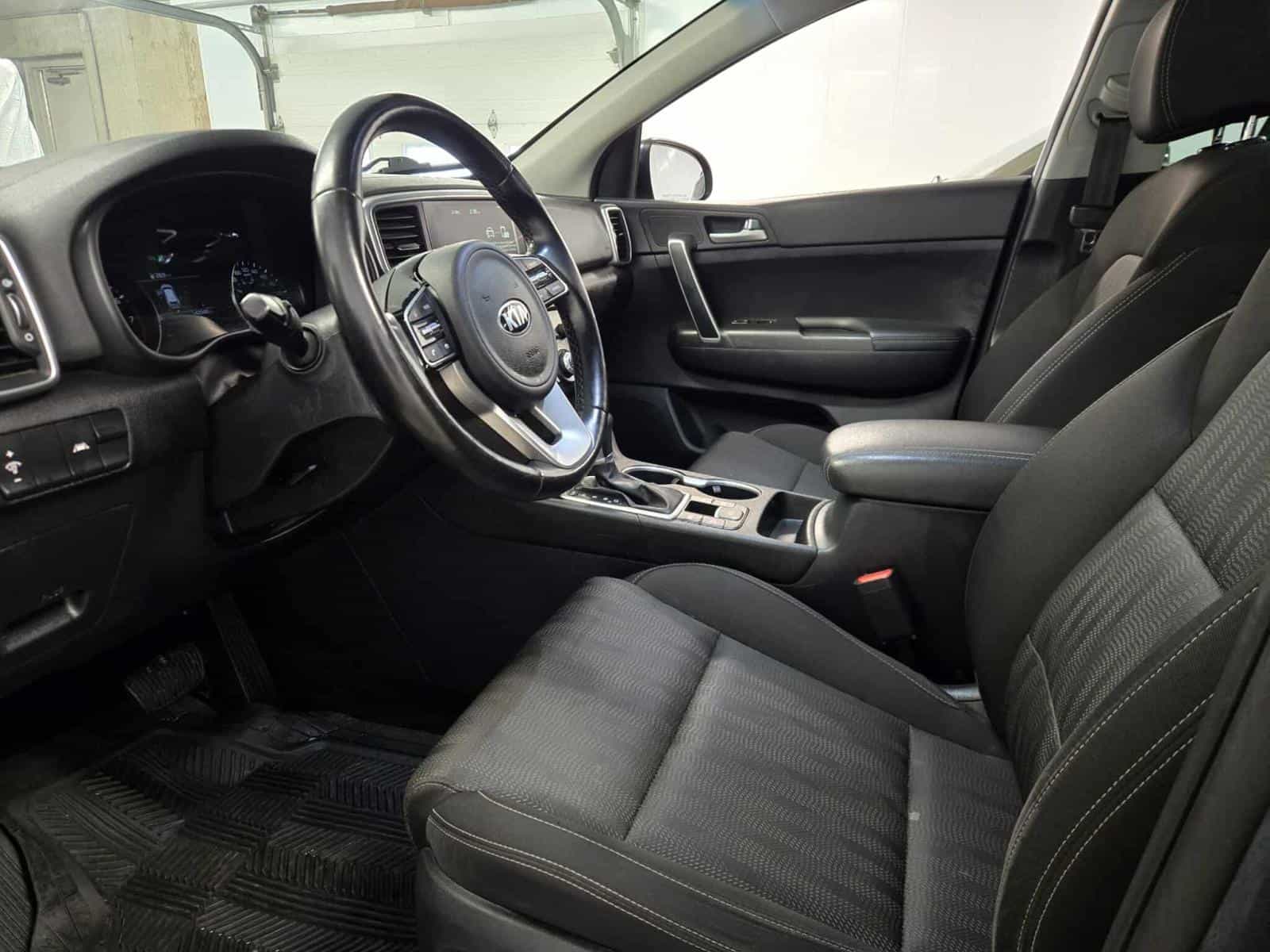 2020 Kia Sportage EX - Image 9