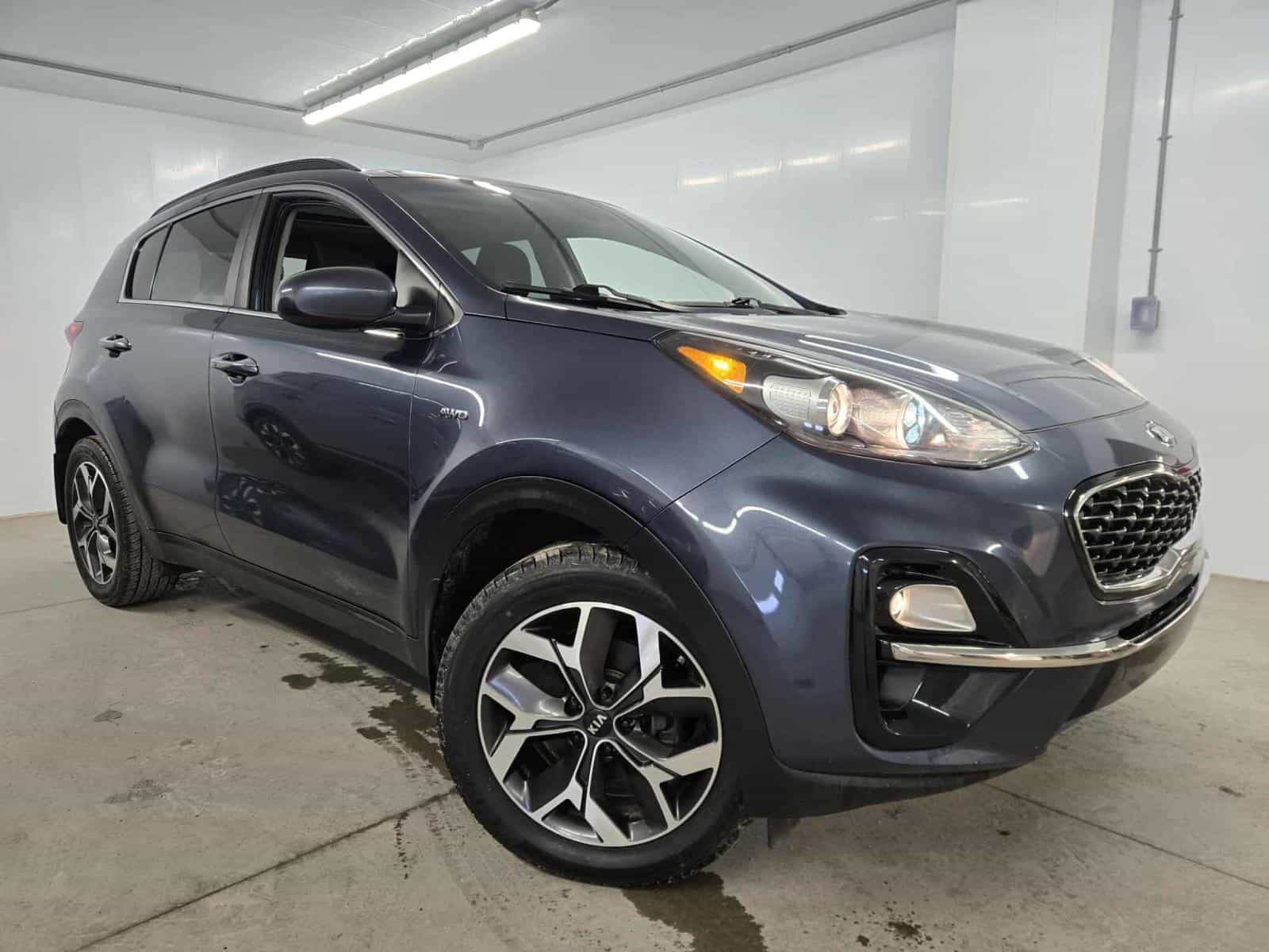 2020 Kia Sportage EX - Image 1