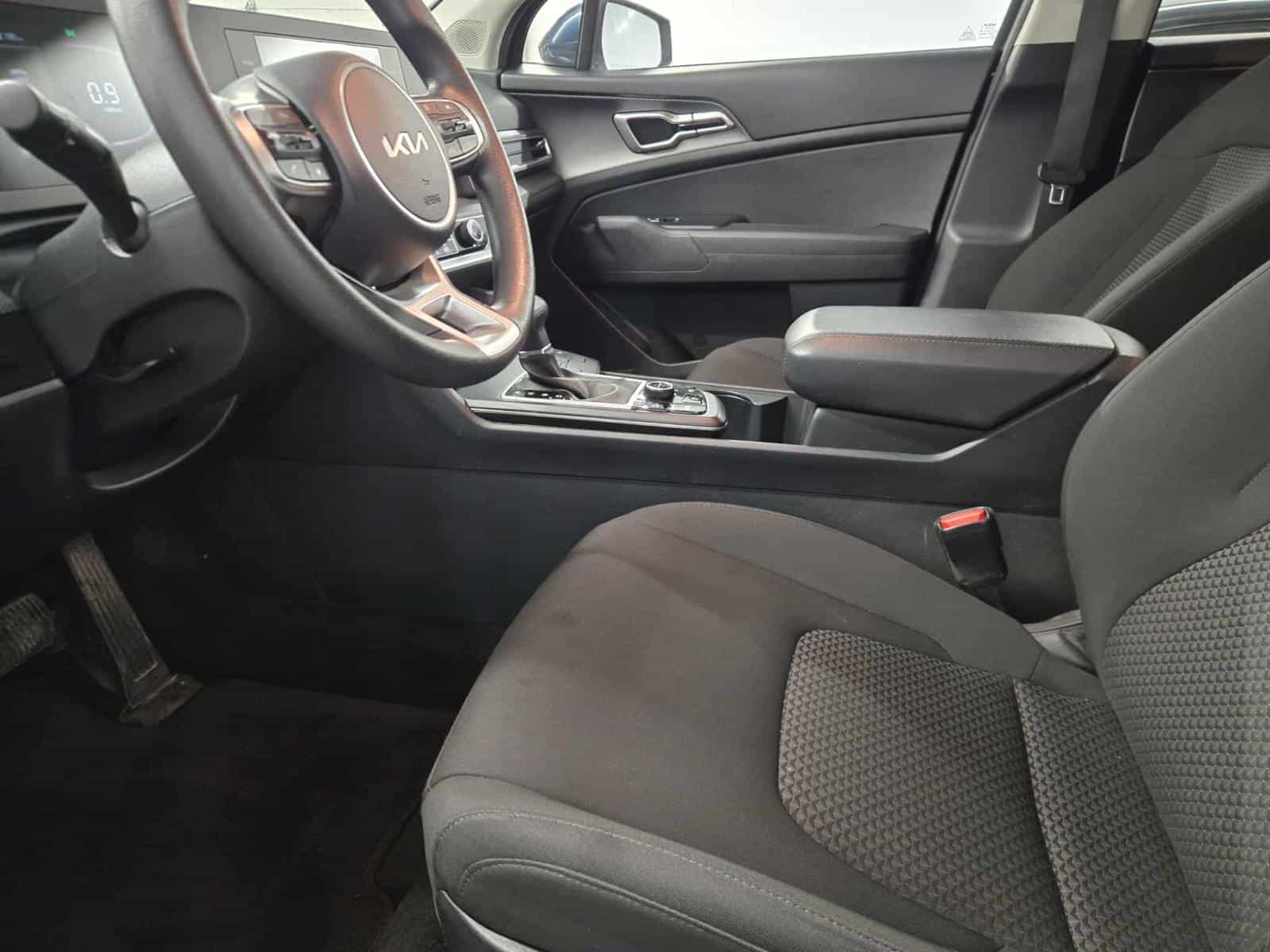 2024 Kia Sportage LX - Image 9