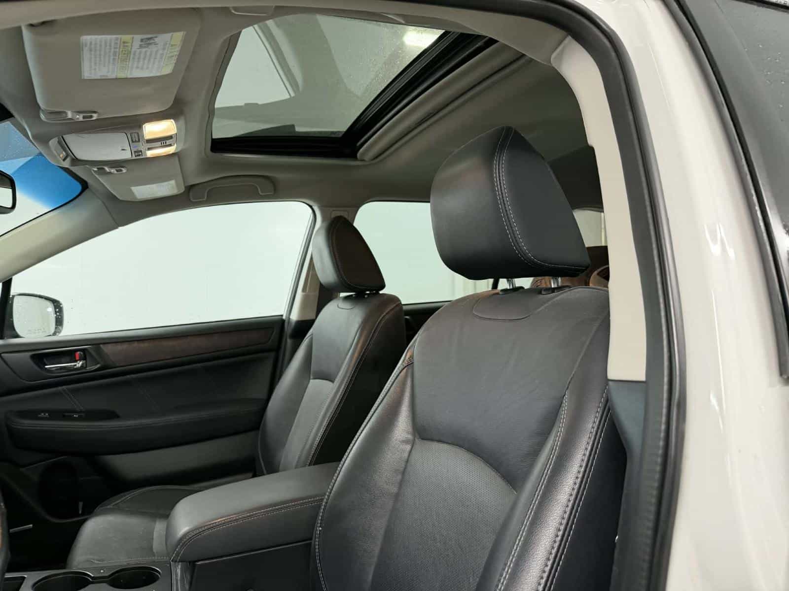 2018 Subaru Outback 2.5i Limited - Image 9