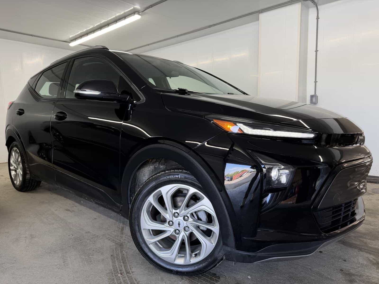 2023 Chevrolet Bolt EUV LT - Image 1