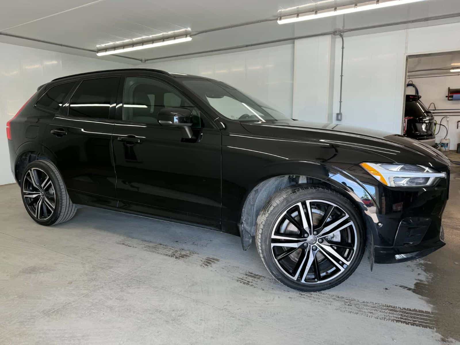 Image 1 Volvo XC60 R-Design 2021
