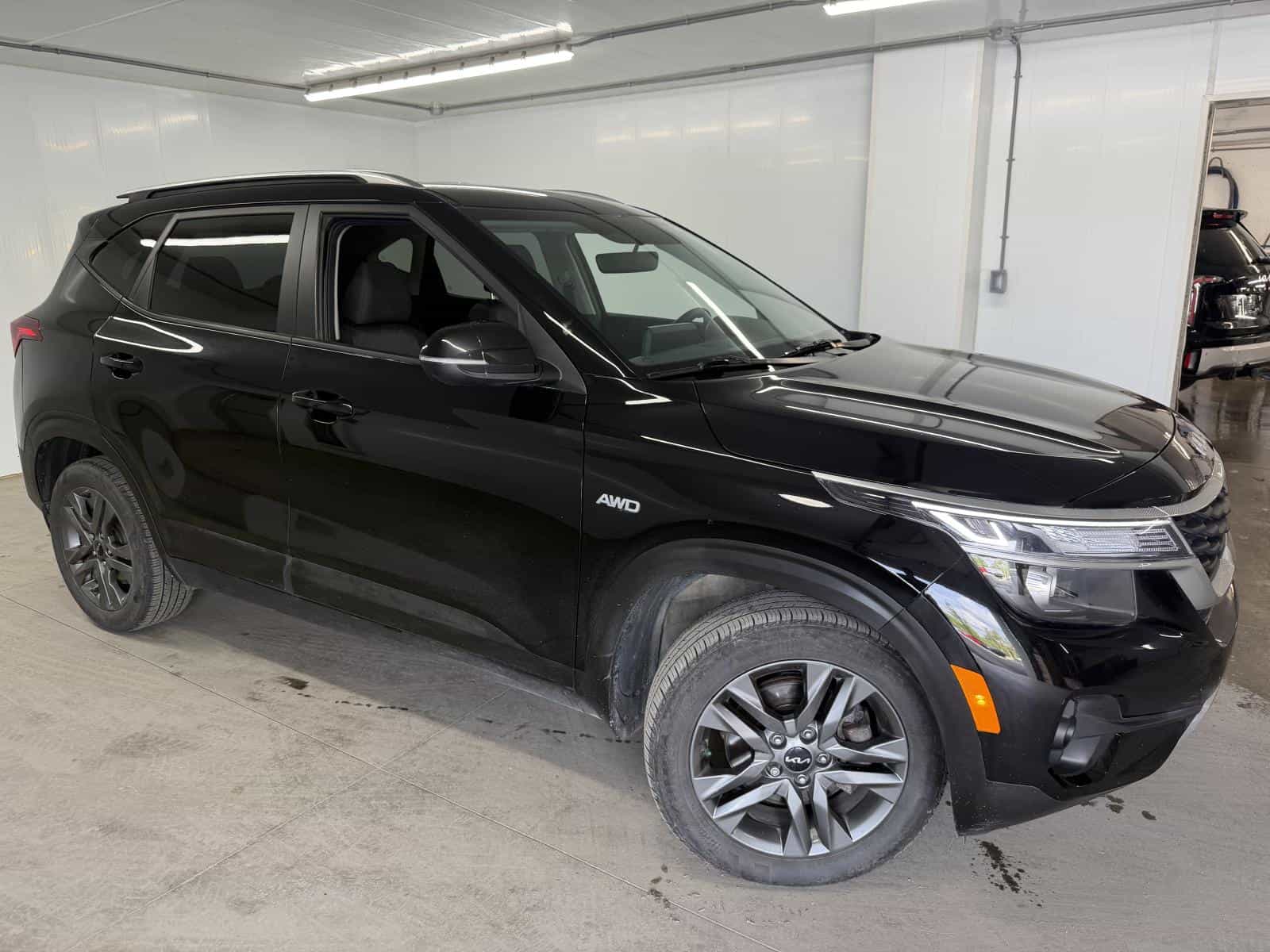 2023 Kia Seltos LX - Image 1