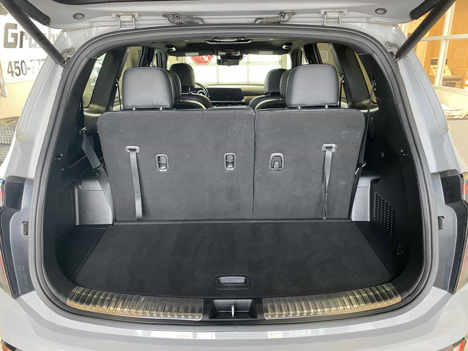 2023 Kia Telluride X-Line - Image 9