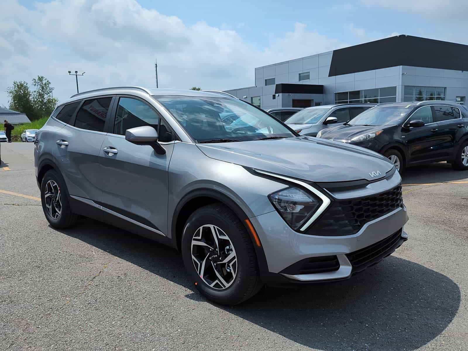 2025 Kia Sportage LX - Image 1