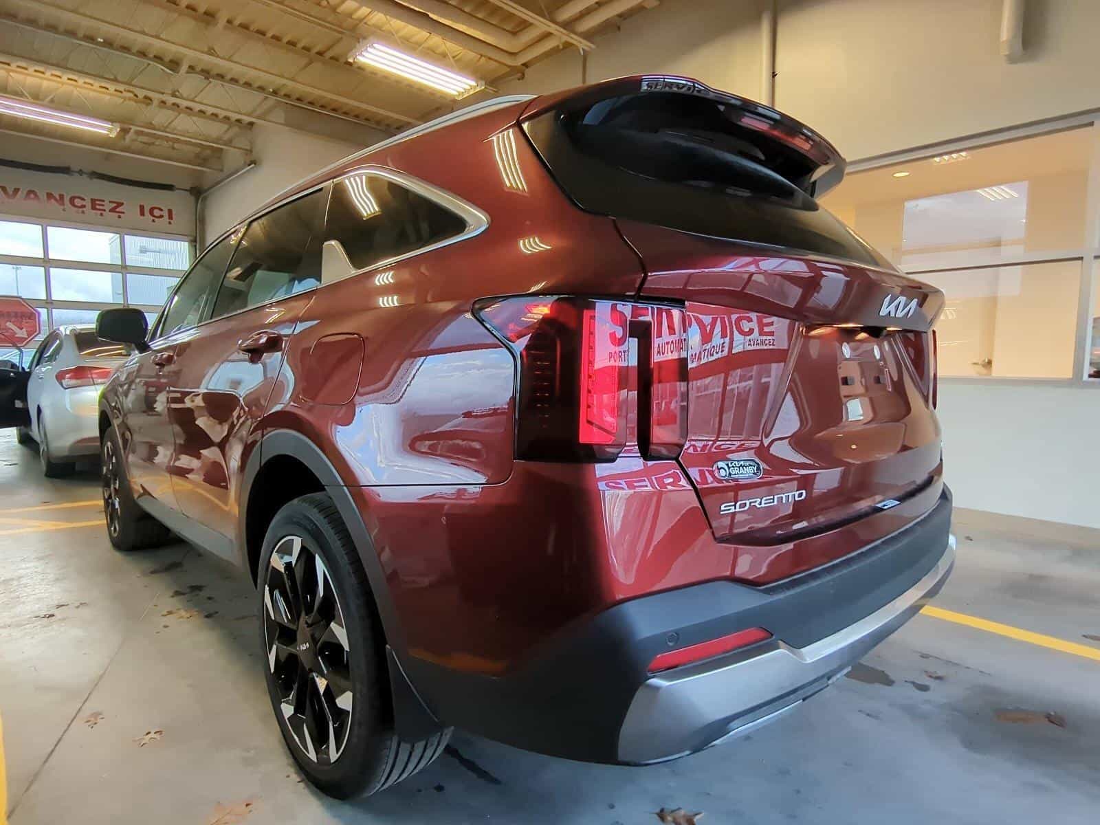 2025 Kia Sorento EX - Image 6