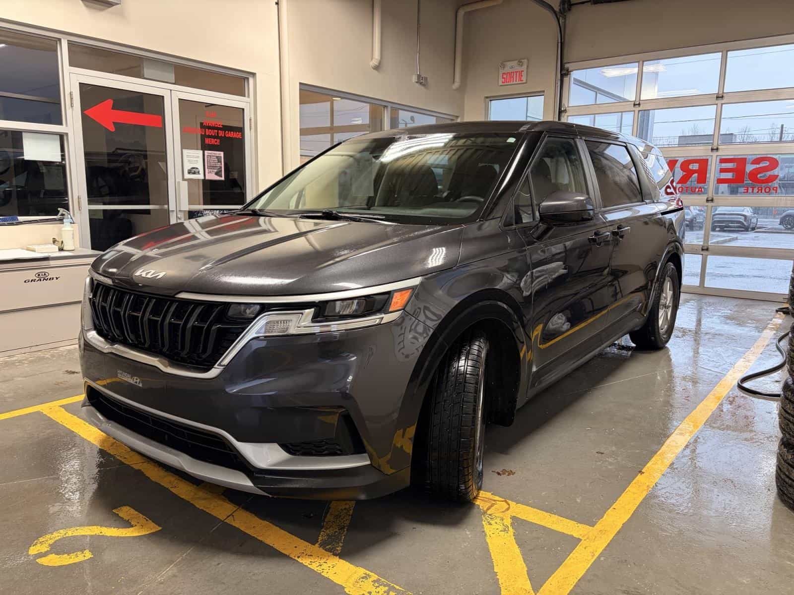 Image 4 Kia Carnival LX 2022