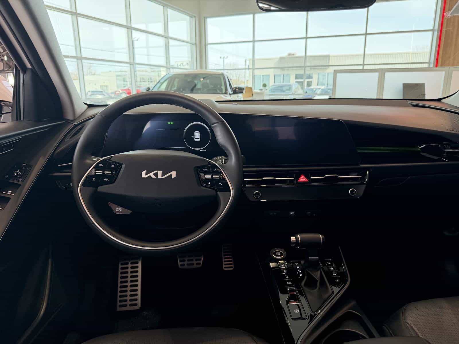 2025 Kia Niro SX - Image 10