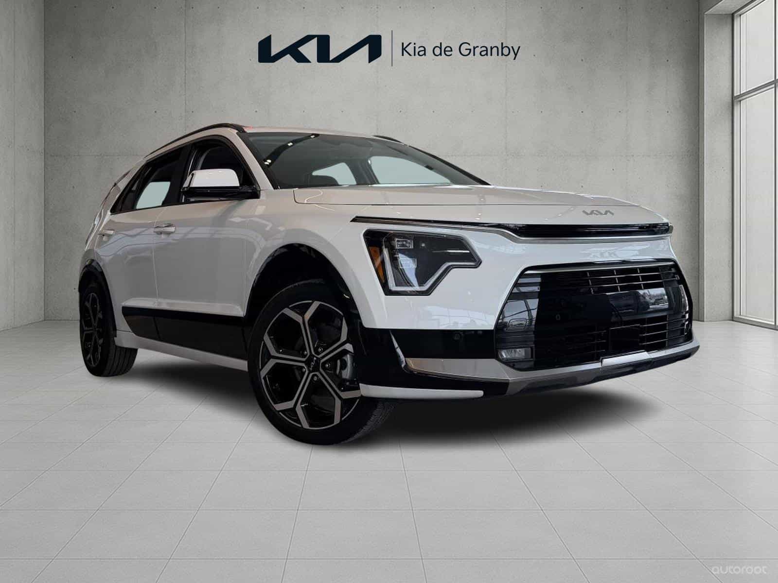 Image 1 Kia Niro SX 2025