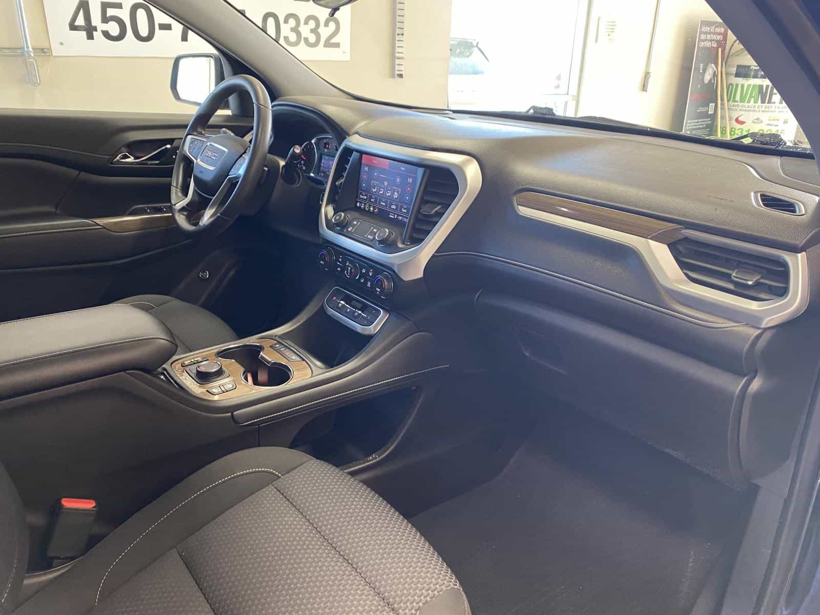 2022 GMC Acadia SLE - Image 7