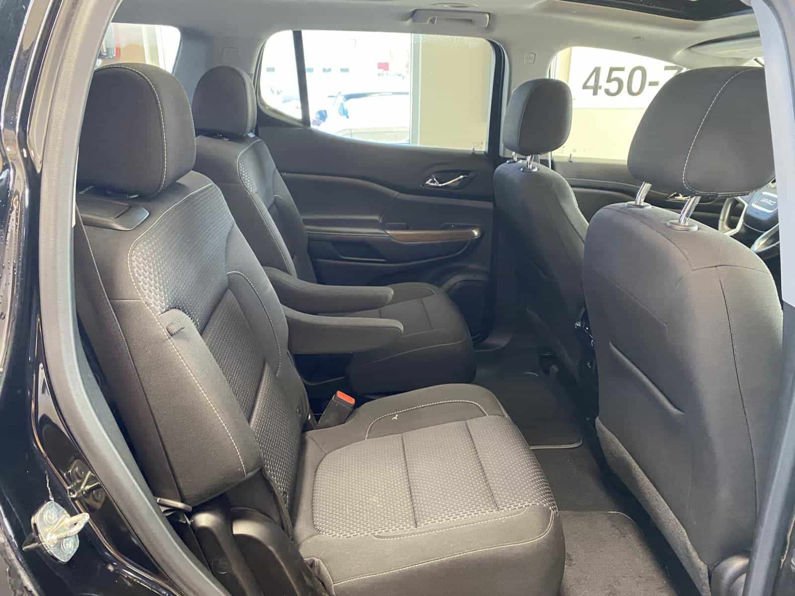 2022 GMC Acadia SLE - Image 8