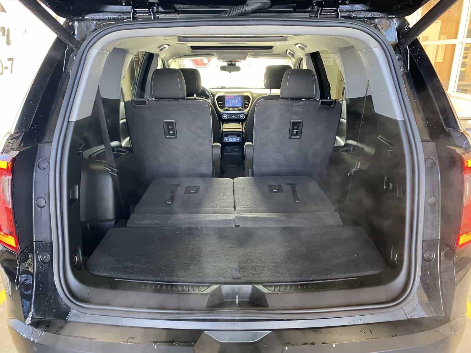 2022 GMC Acadia SLE - Image 10