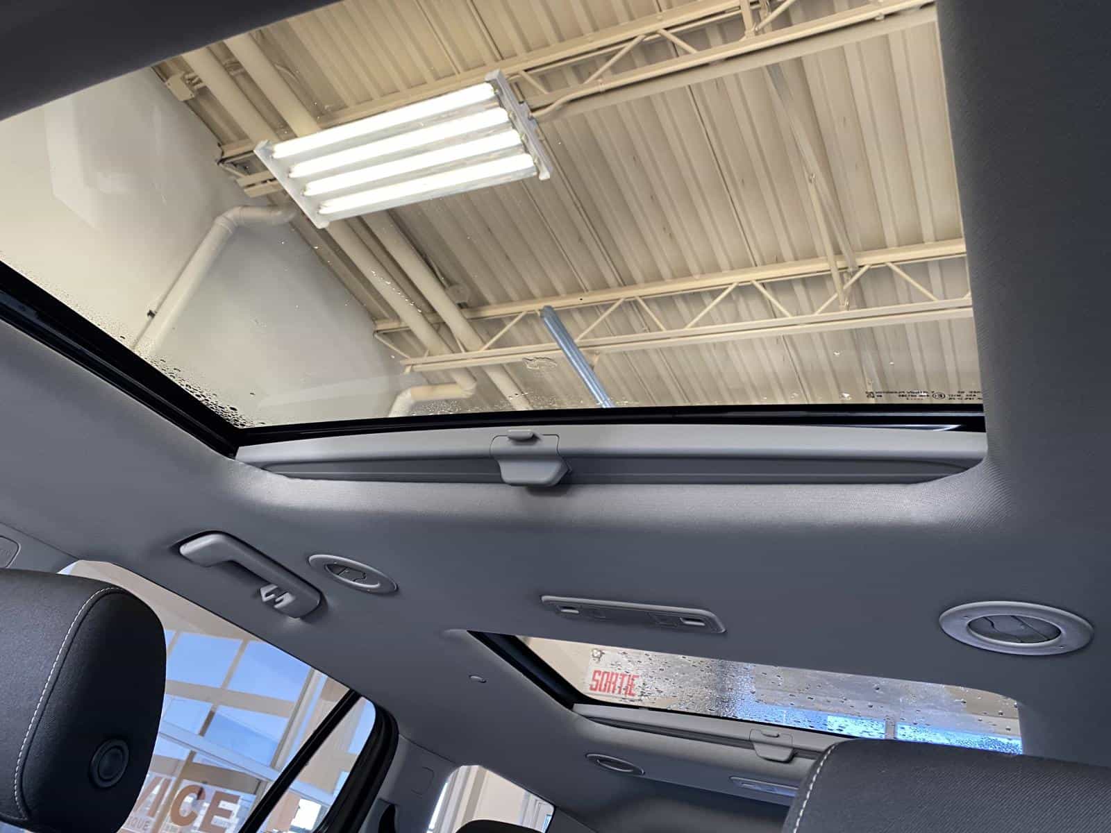 2022 GMC Acadia SLE - Image 14