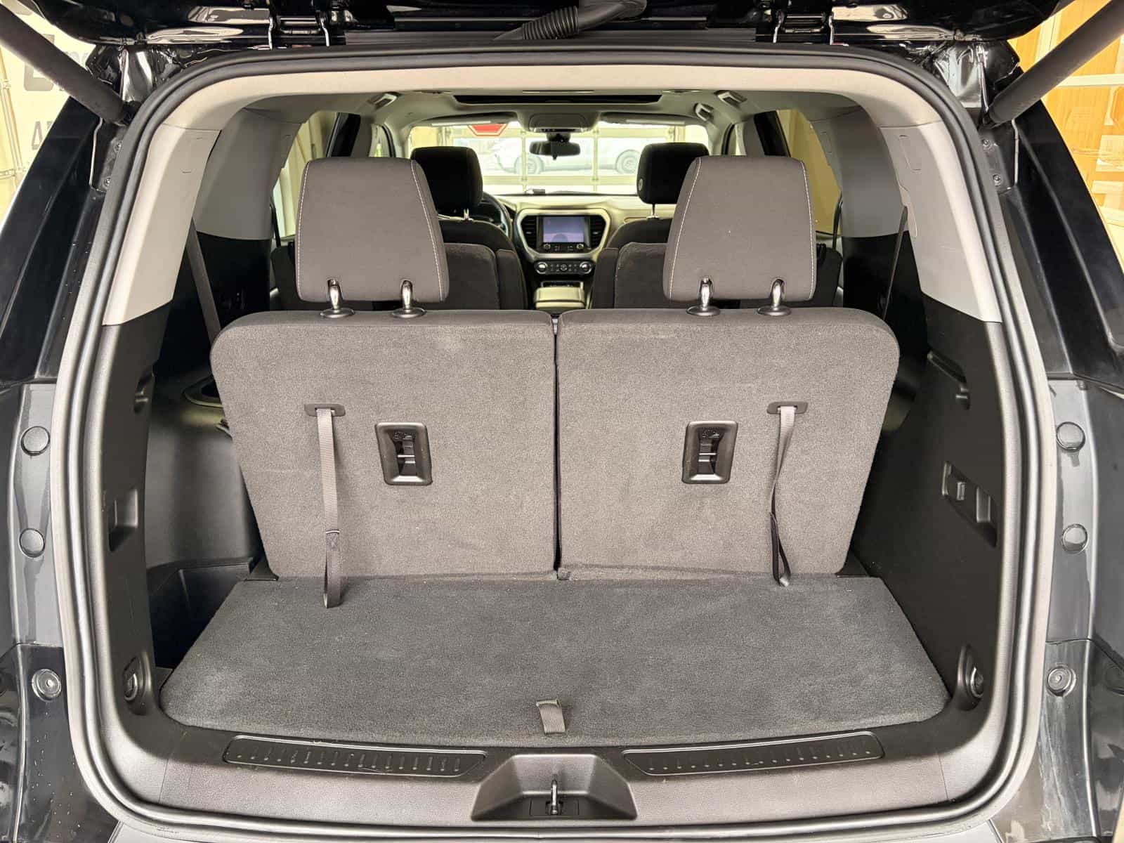 2022 GMC Acadia SLE - Image 11