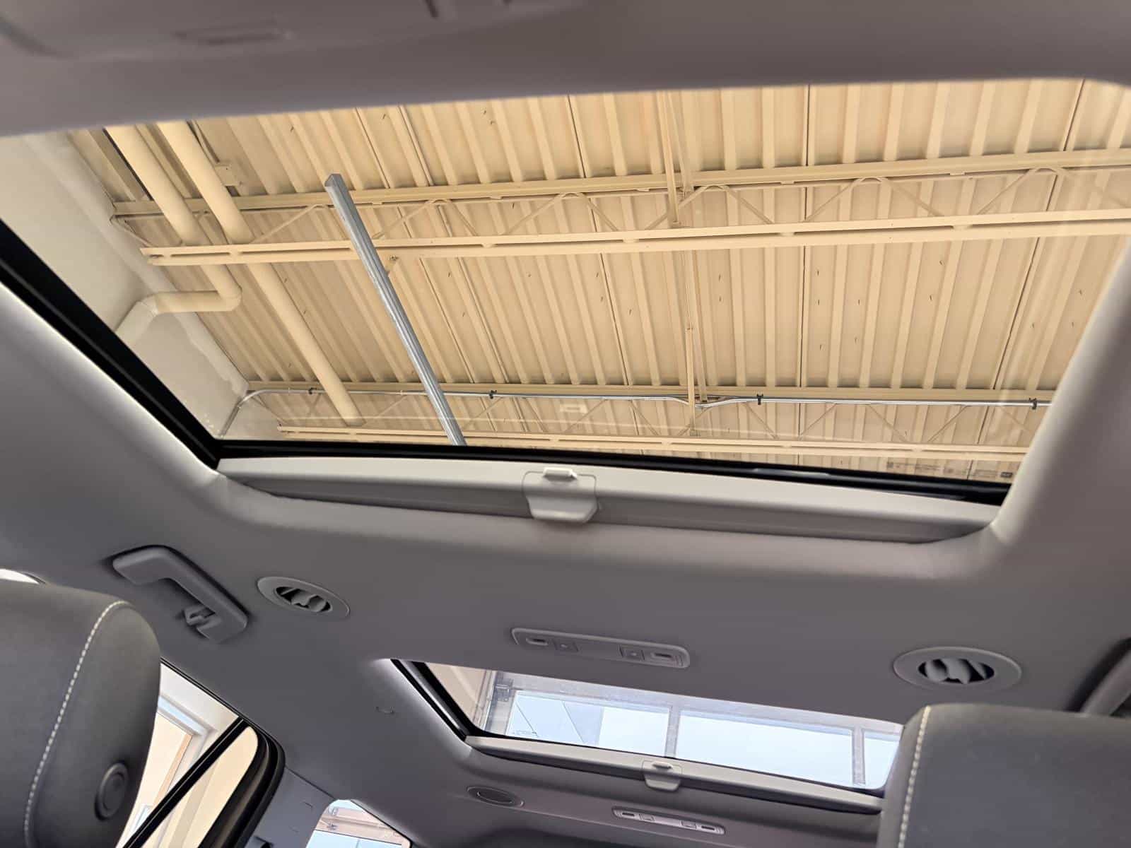 2022 GMC Acadia SLE - Image 17