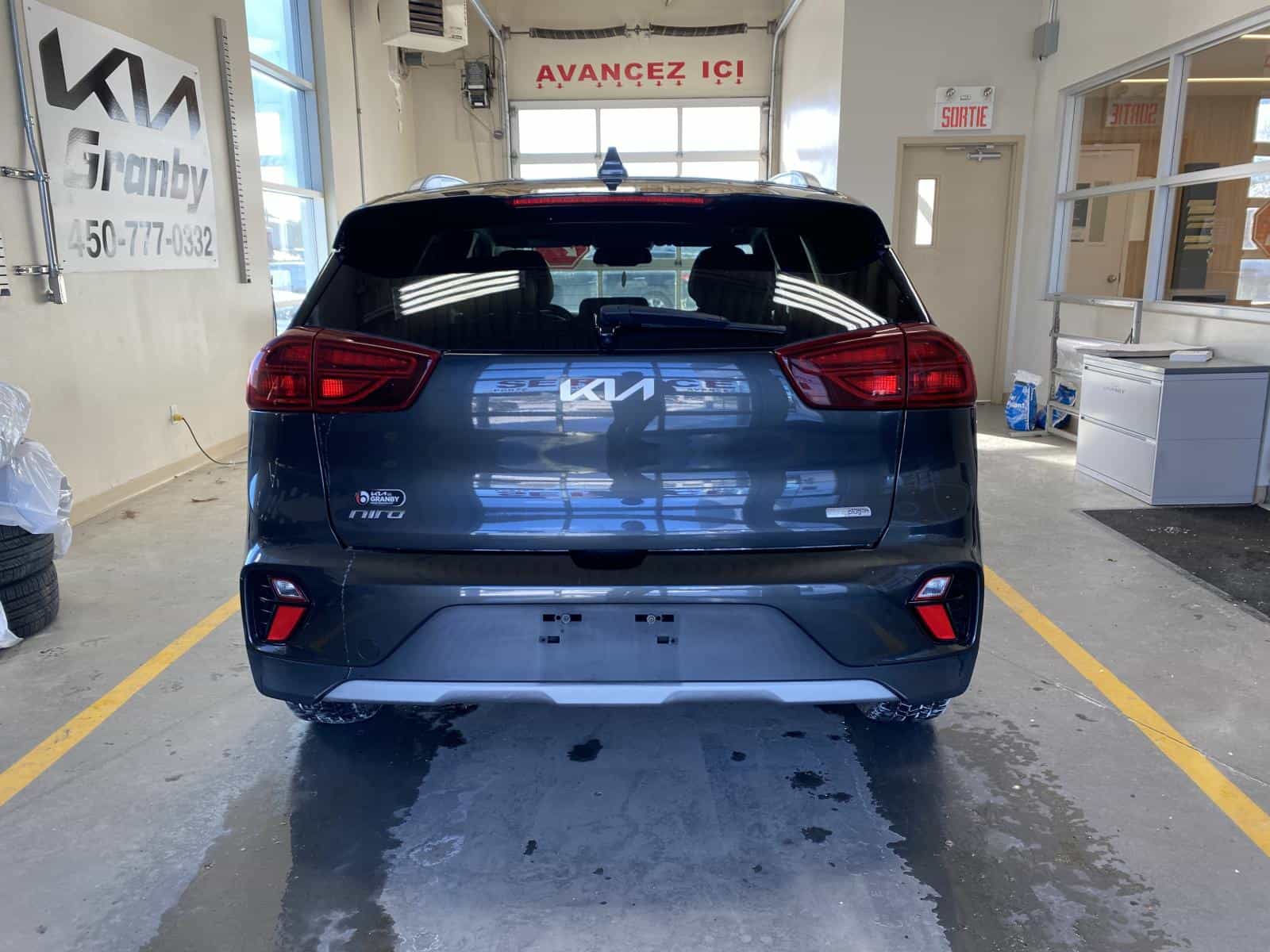 2022 Kia Niro EX Premium Plug-In - Image 5