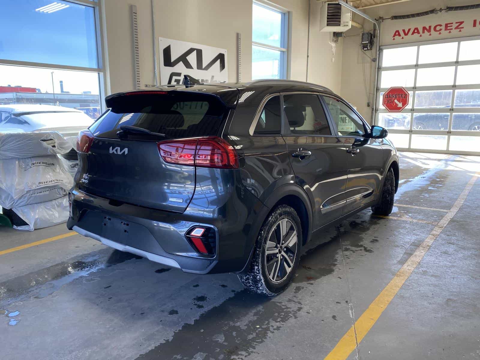 2022 Kia Niro EX Premium Plug-In - Image 6