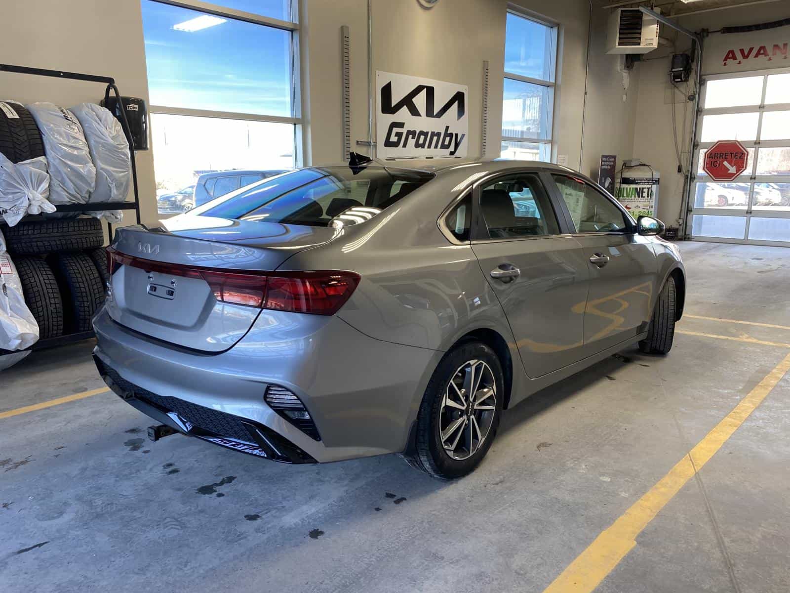 2022 Kia Forte EX - Image 6