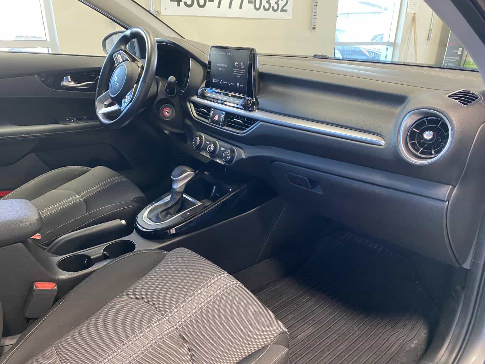 2022 Kia Forte EX - Image 7