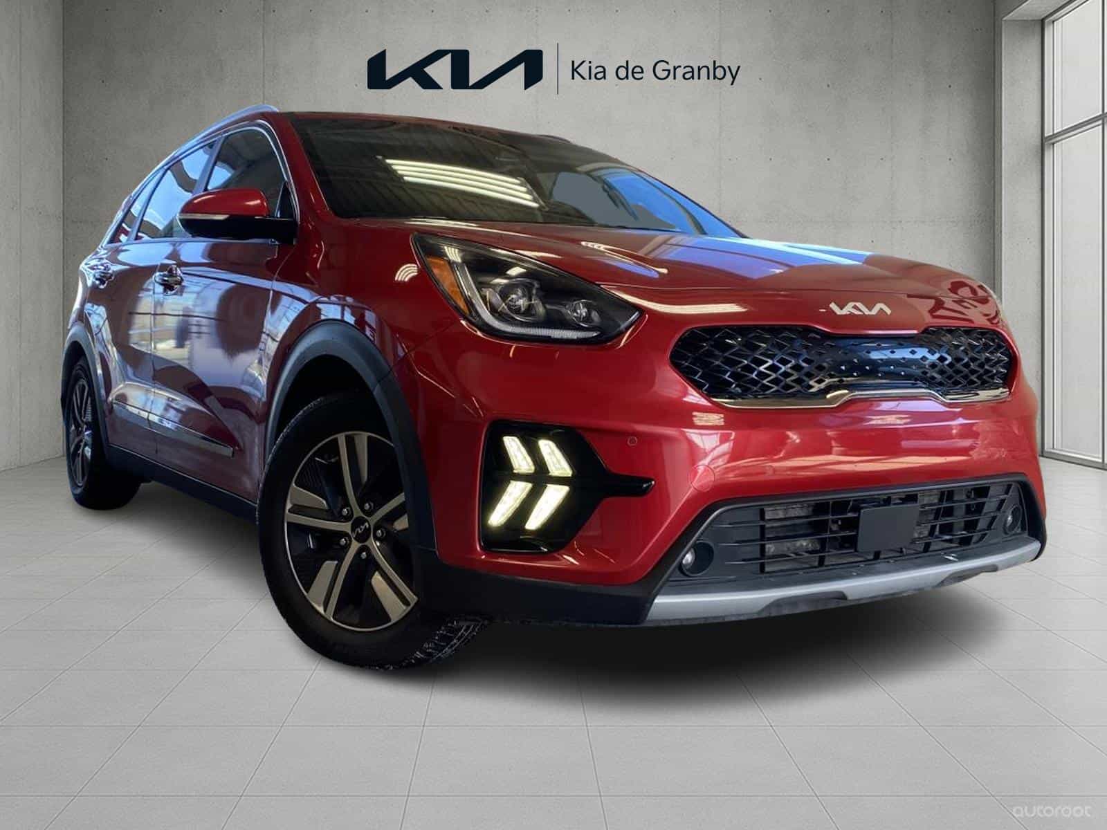 2022 Kia Niro SX Touring Plug-In - Image 1
