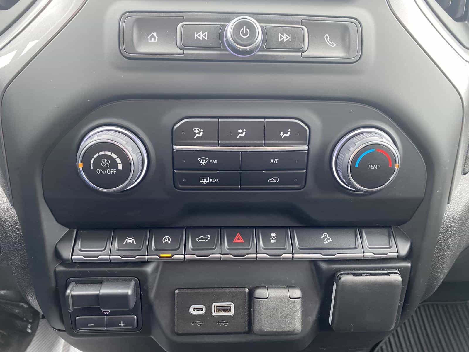 2024 Chevrolet Silverado 1500 Custom Trail Boss - Image 15