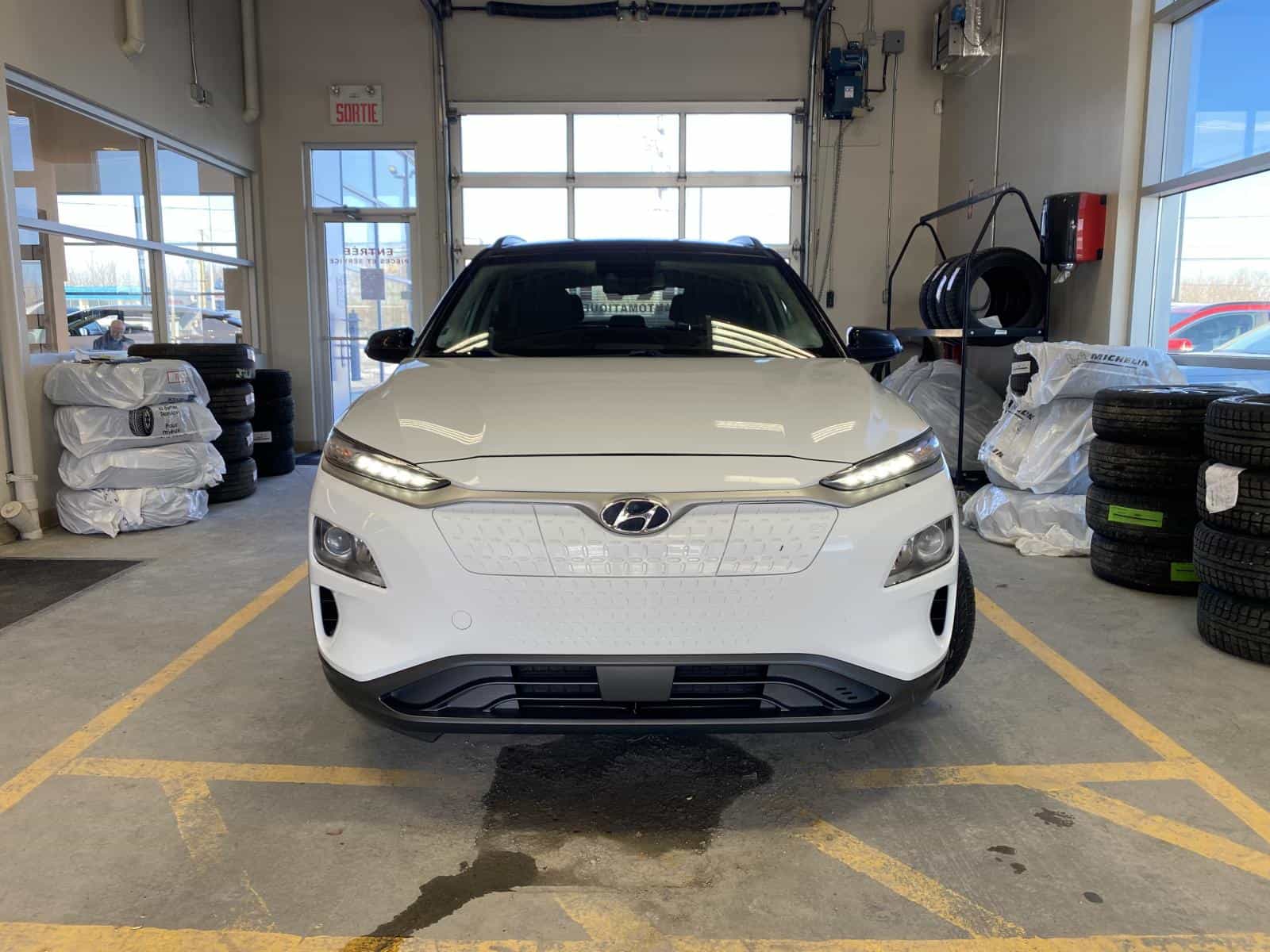 2019 Hyundai Kona EV Preferred - Image 2