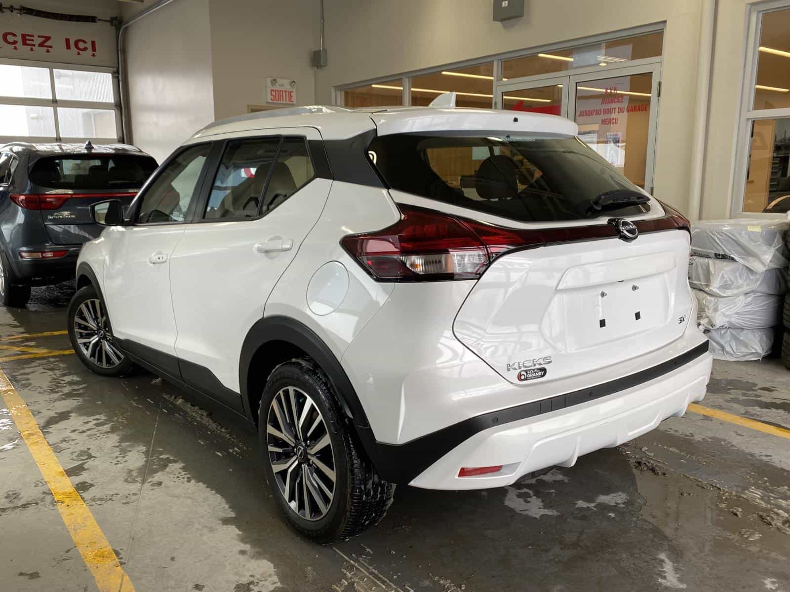 Image 3 Nissan Kicks SV 2023
