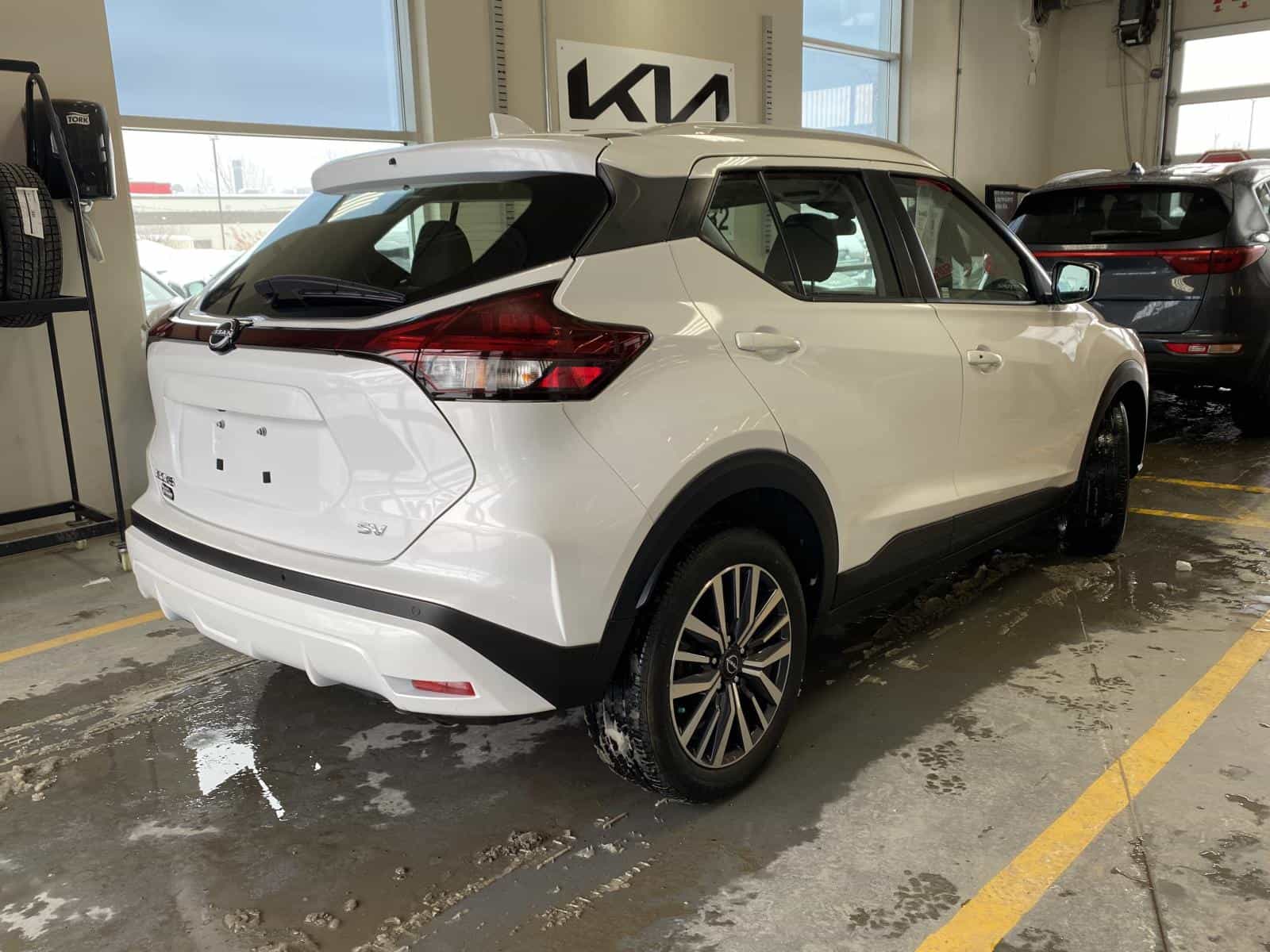 Image 5 Nissan Kicks SV 2023