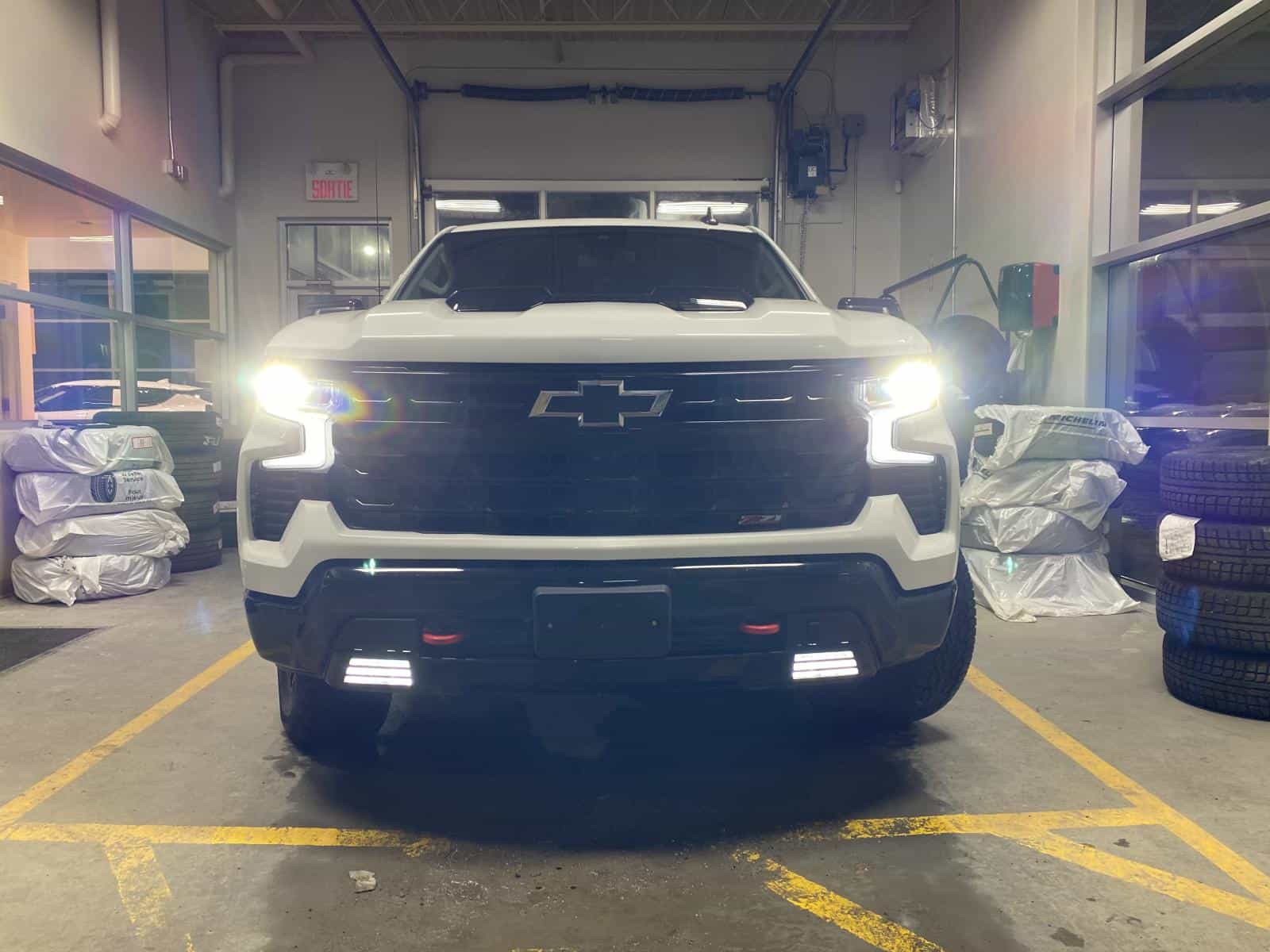 2023 Chevrolet Silverado 1500 LT Trail Boss - Image 3