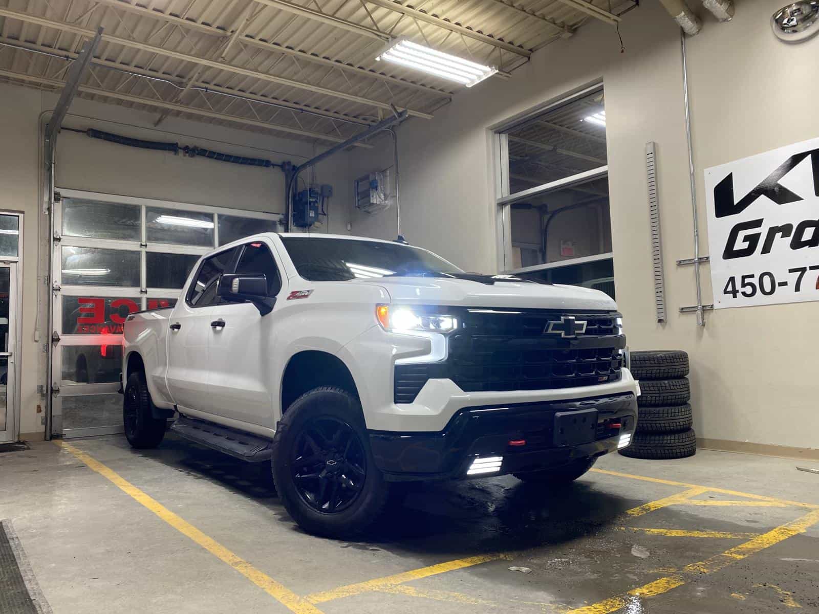 Image 2 Chevrolet Silverado 1500 LT Trail Boss 2023