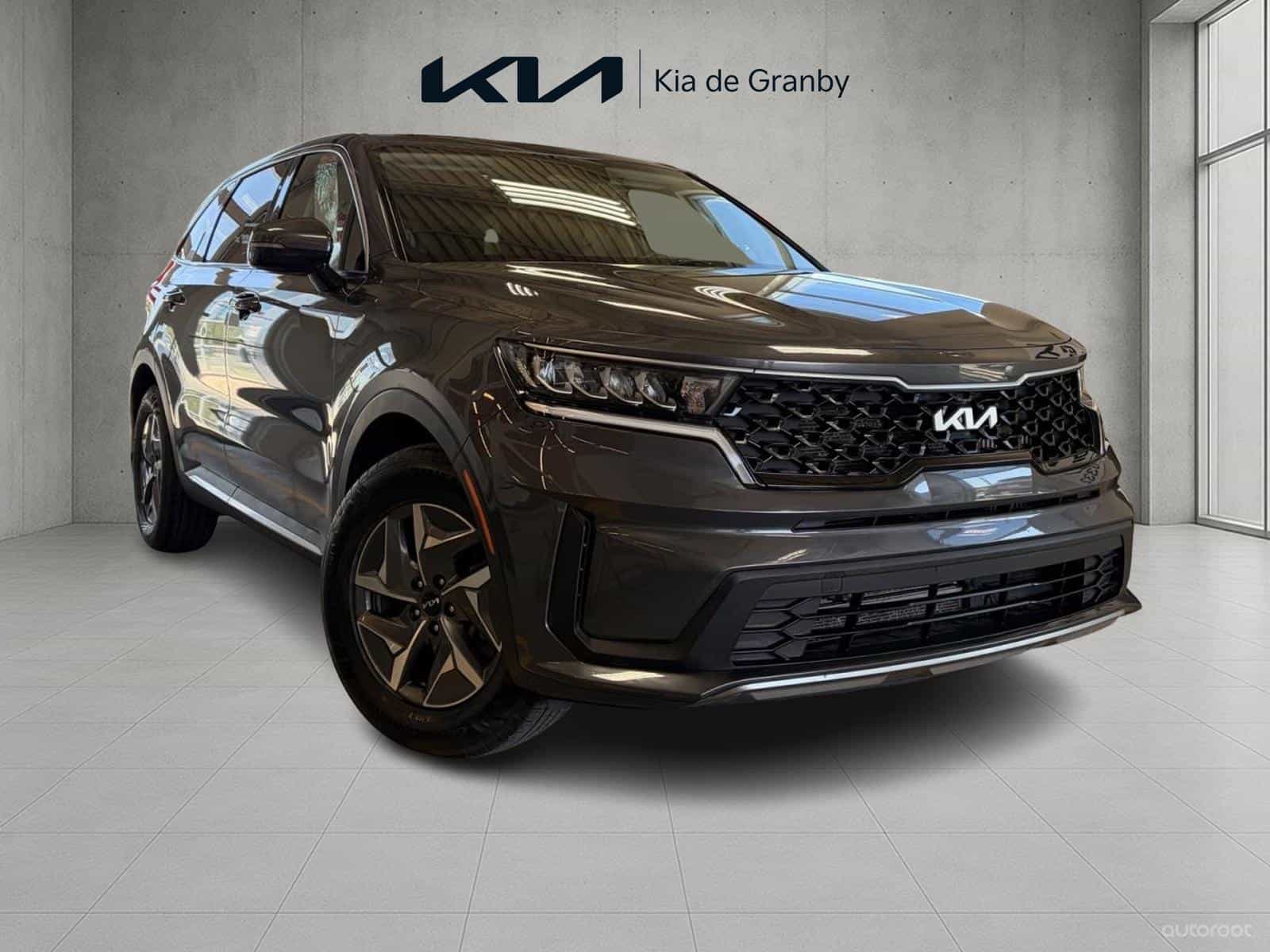 2022 Kia Sorento LX Hybrid - Image 1