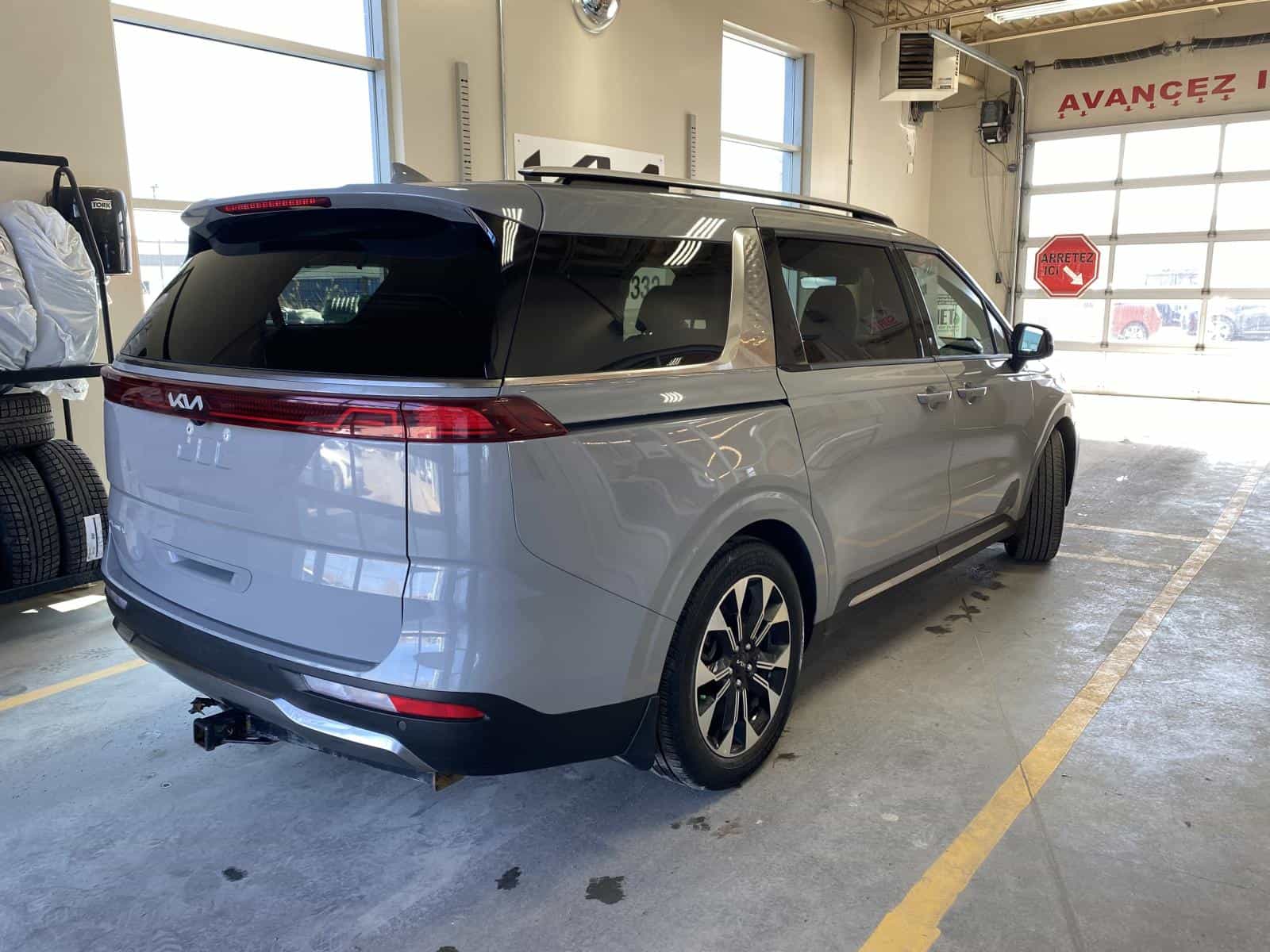 2024 Kia Carnival EX - Image 6