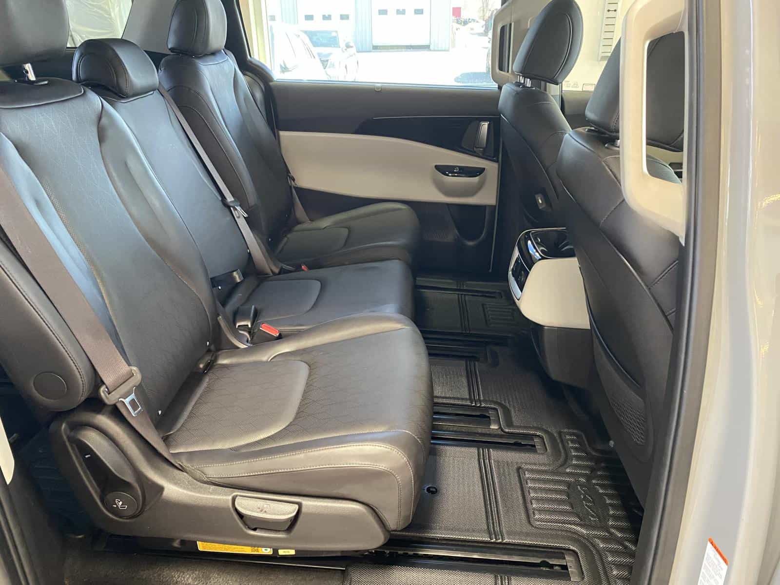 2024 Kia Carnival EX - Image 9