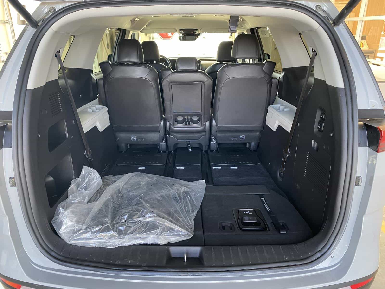 2024 Kia Carnival EX - Image 10