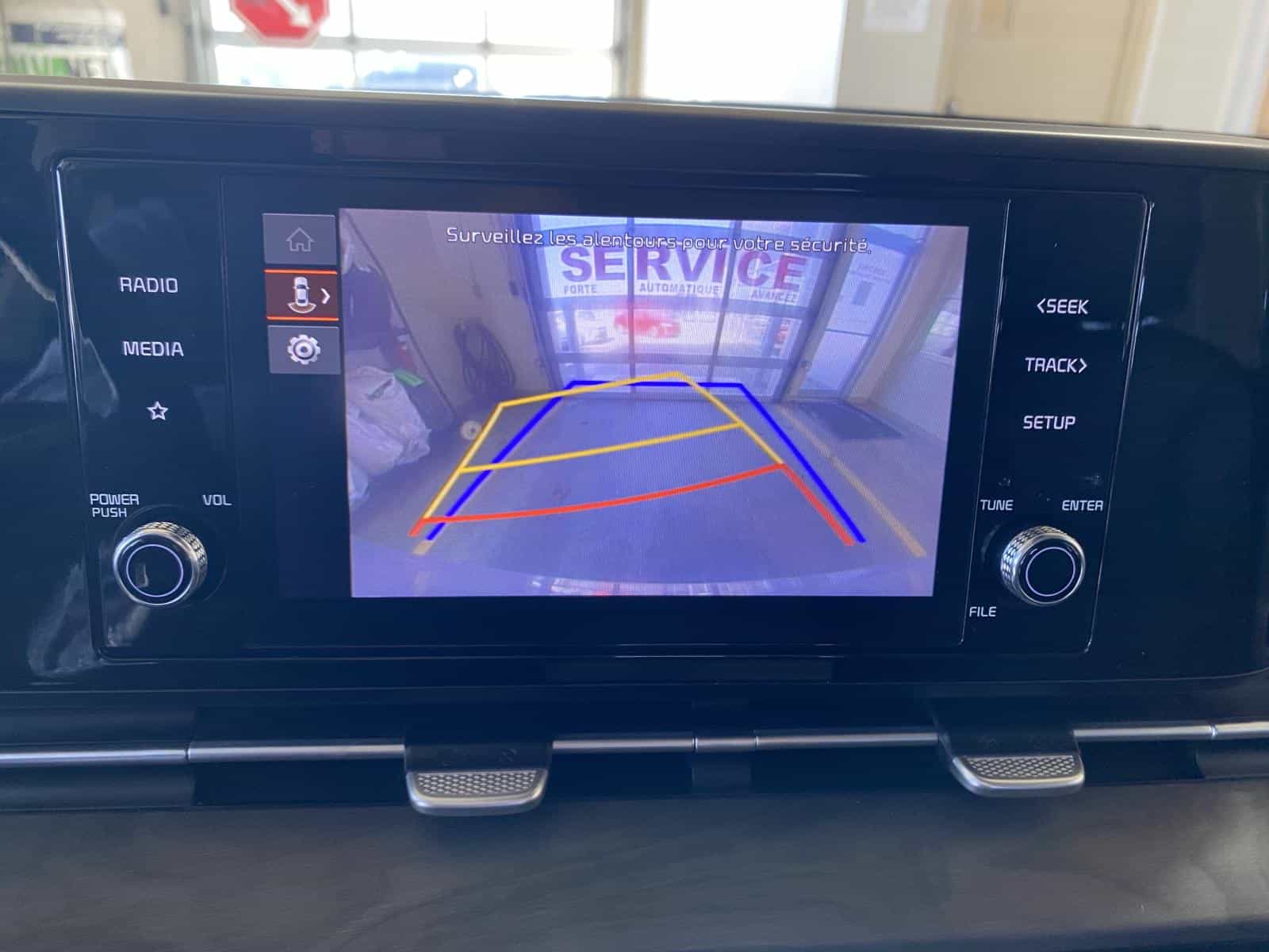 2024 Kia Carnival EX - Image 13