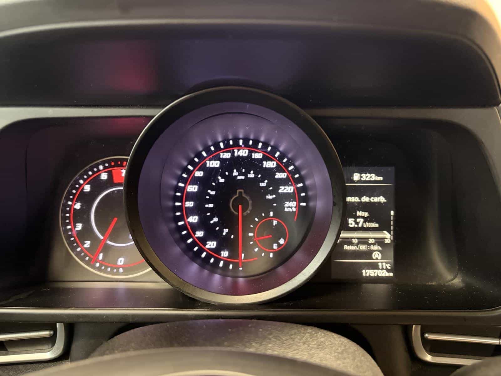 Image 12 Hyundai Elantra Essential 2022