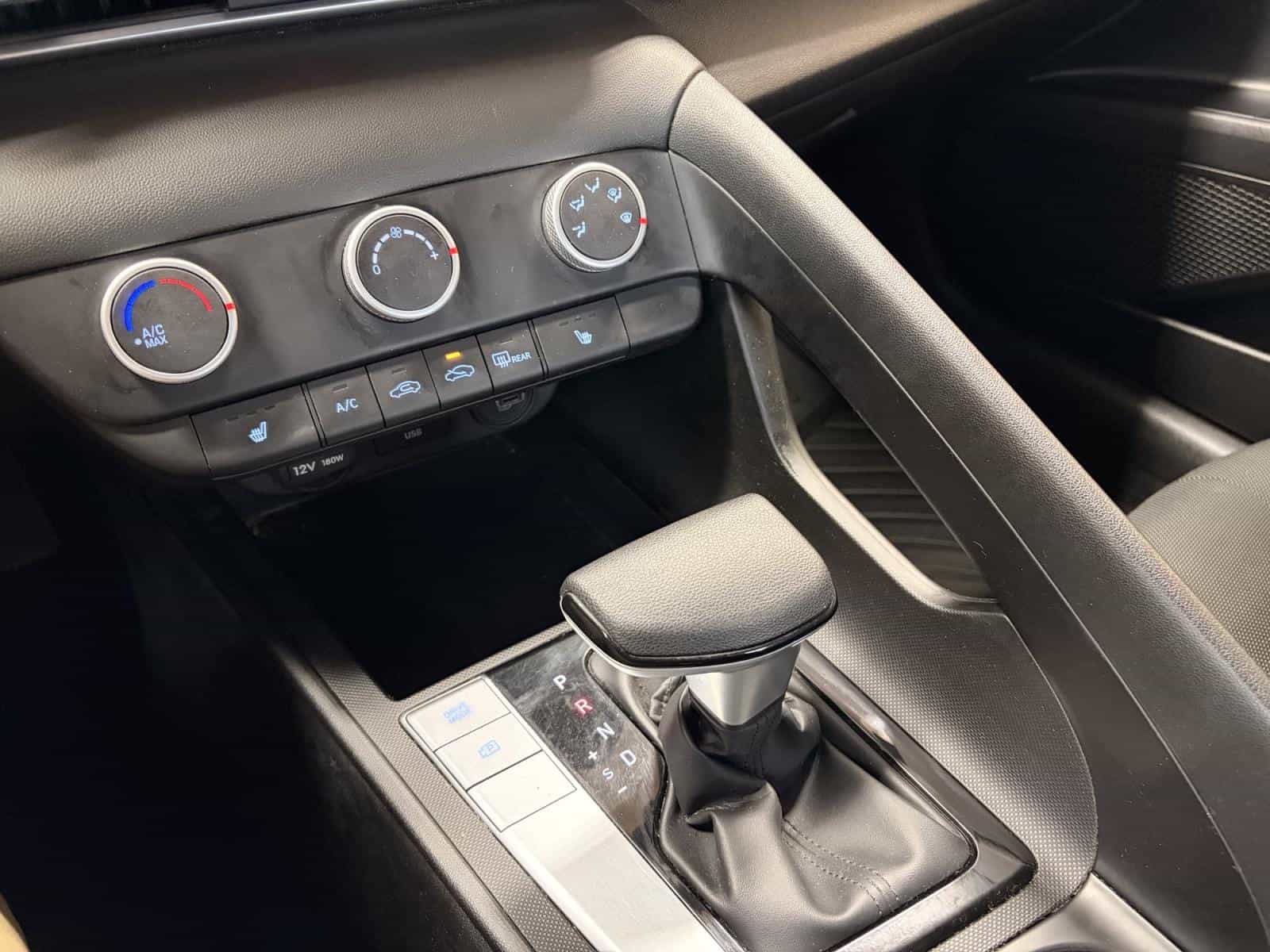 Image 15 Hyundai Elantra Essential 2022