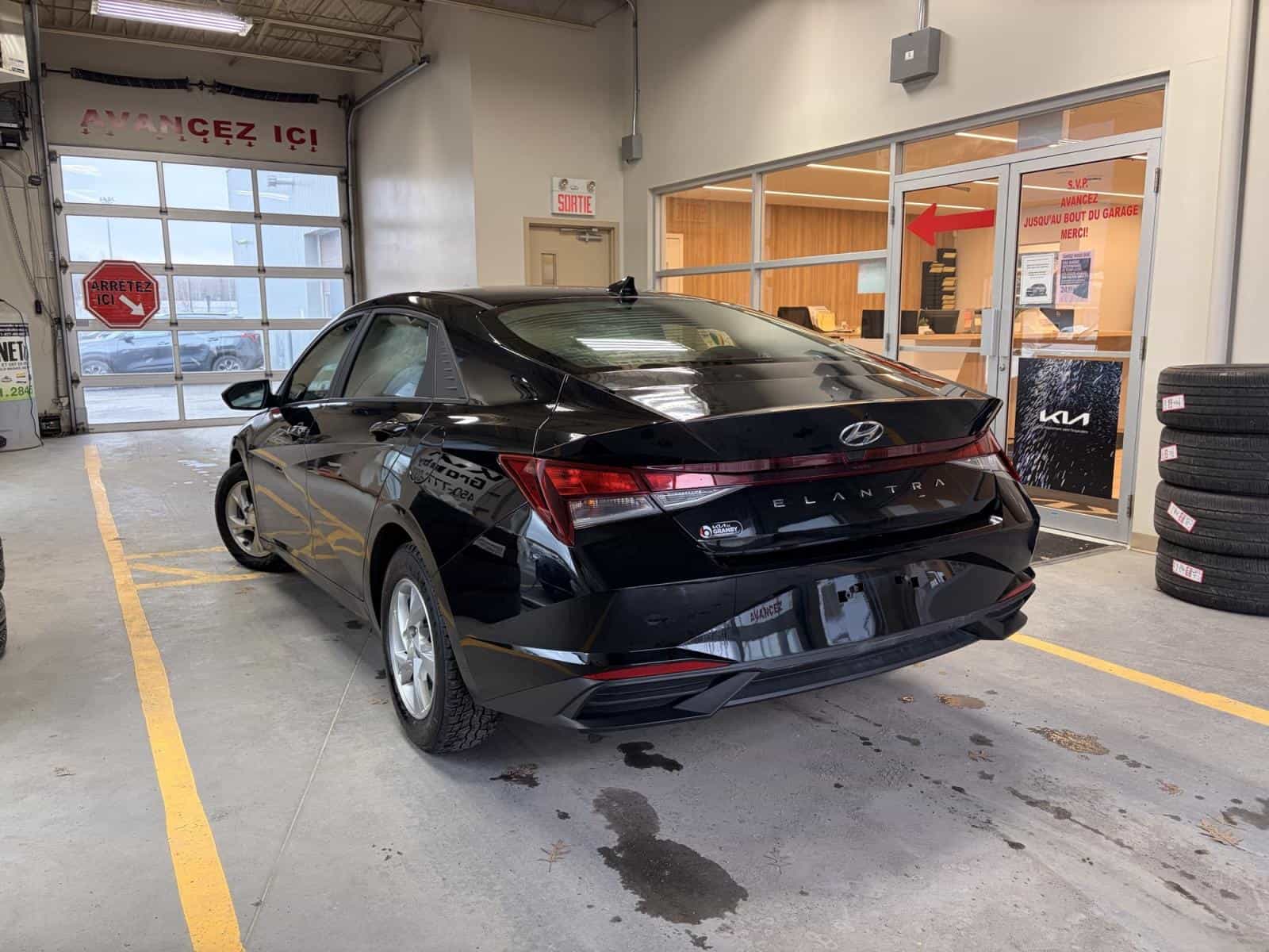 Image 4 Hyundai Elantra Essential 2022