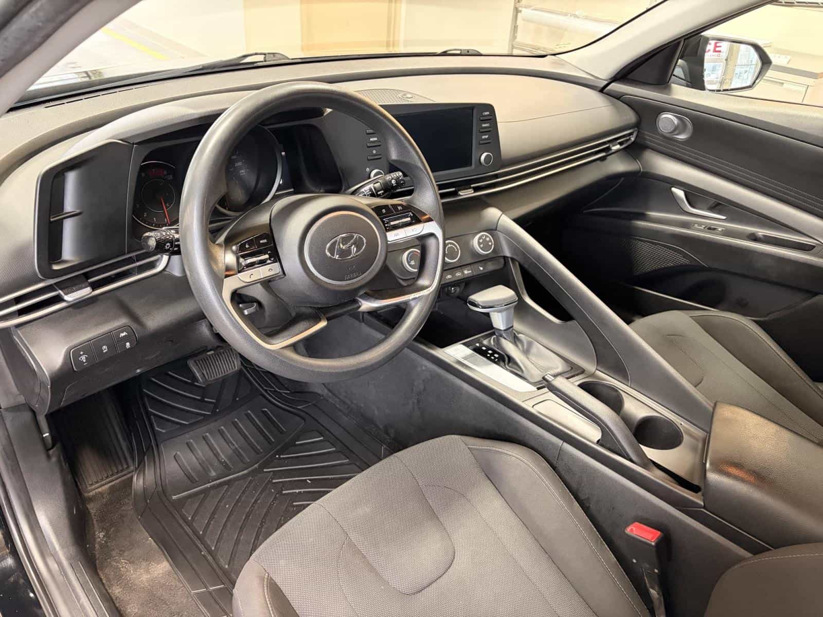 Image 14 Hyundai Elantra Essential 2022