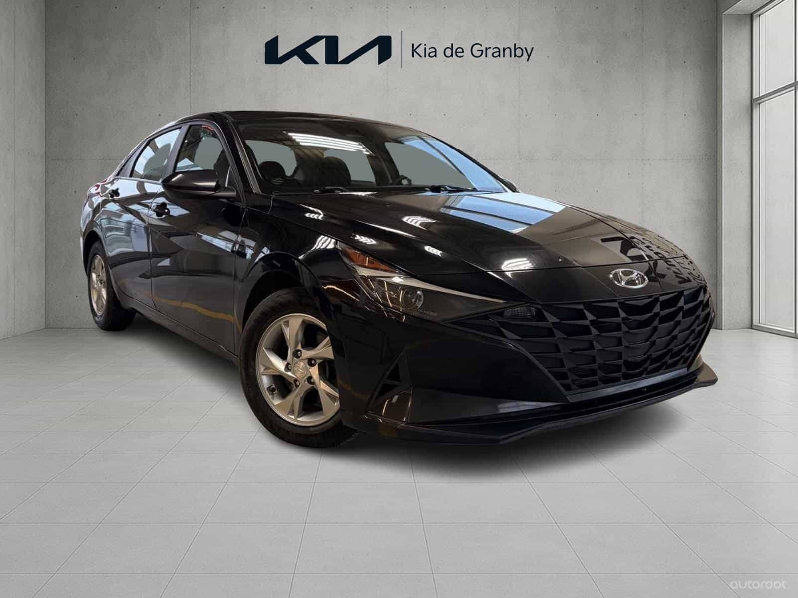 Image 1 Hyundai Elantra Essential 2022