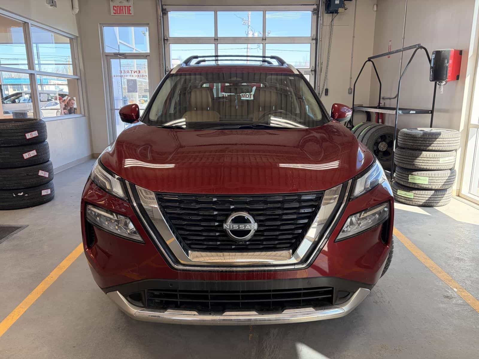 2023 Nissan Rogue Platinum - Image 2