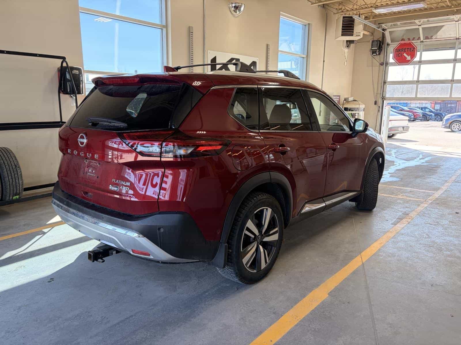 2023 Nissan Rogue Platinum - Image 5