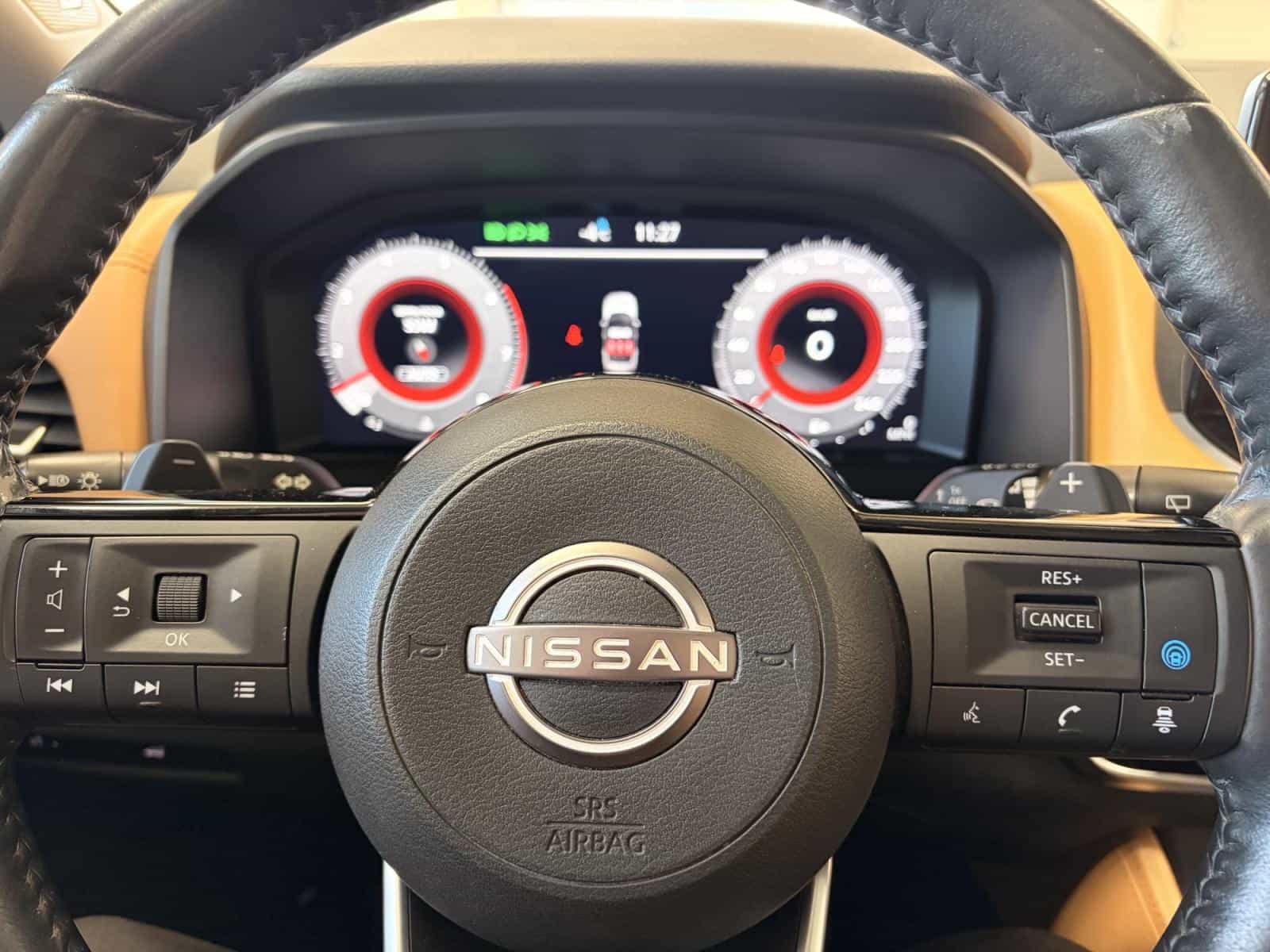 2023 Nissan Rogue Platinum - Image 14