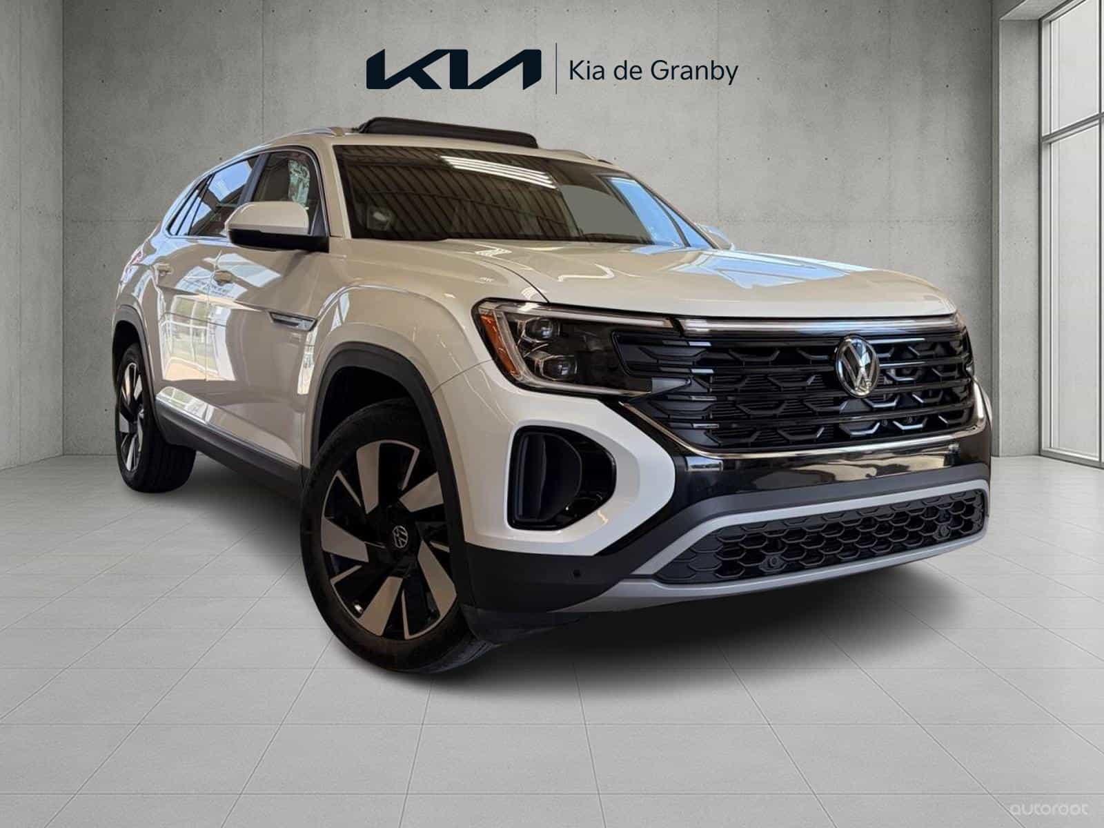 2024 Volkswagen Atlas Cross Sport Highline - Image 1