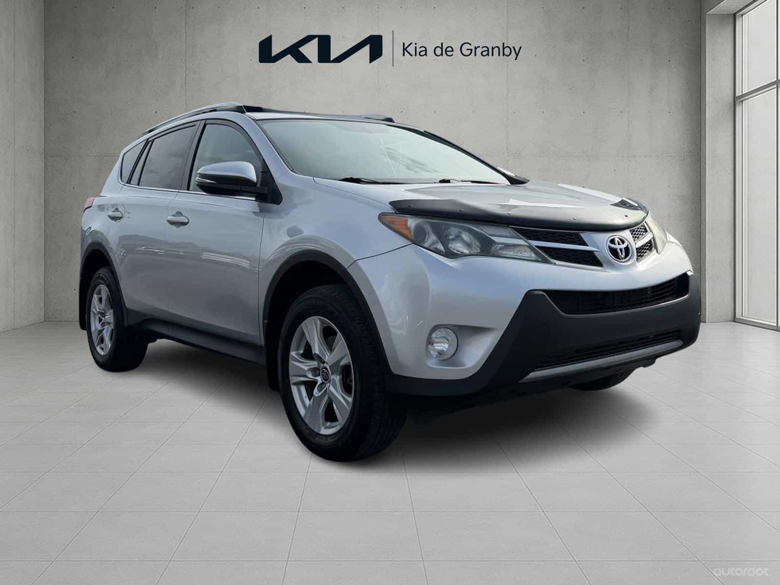 Image 1 Toyota Rav4 XLE 2015