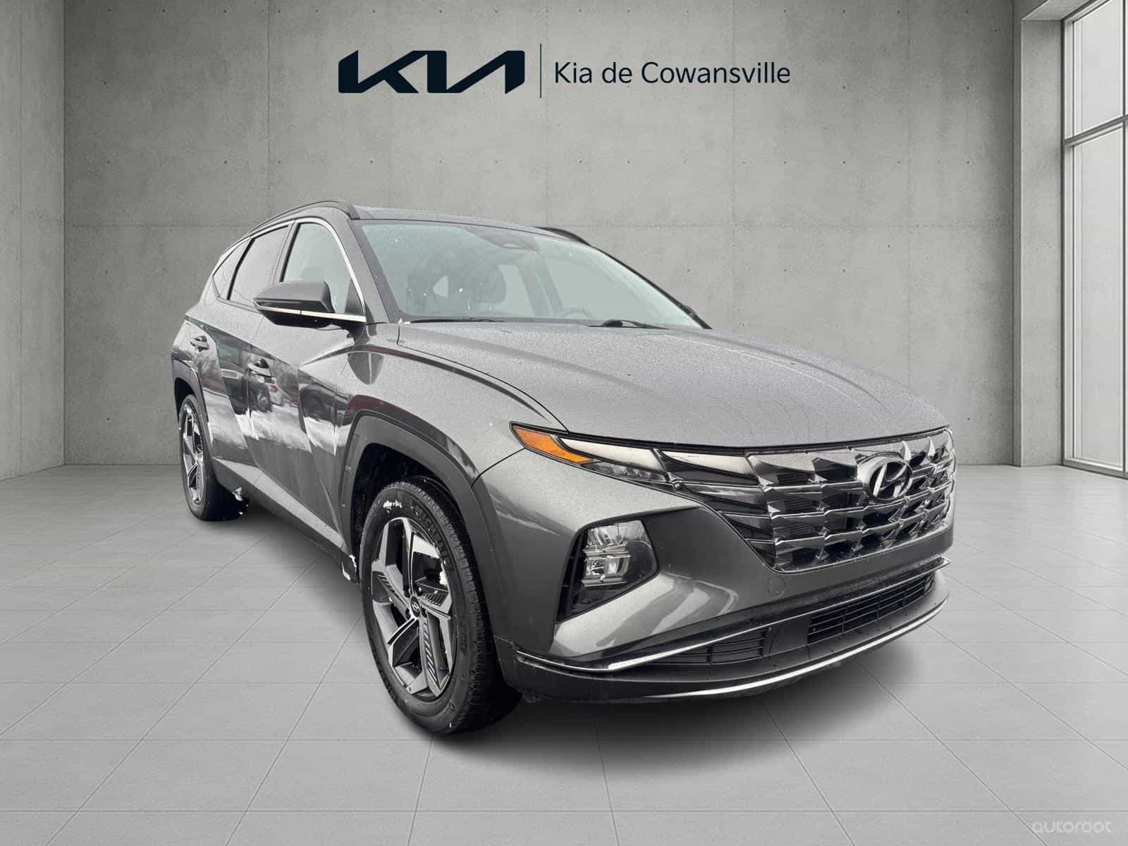 2022 Hyundai Tucson Ultimate Plug-In - Image 3