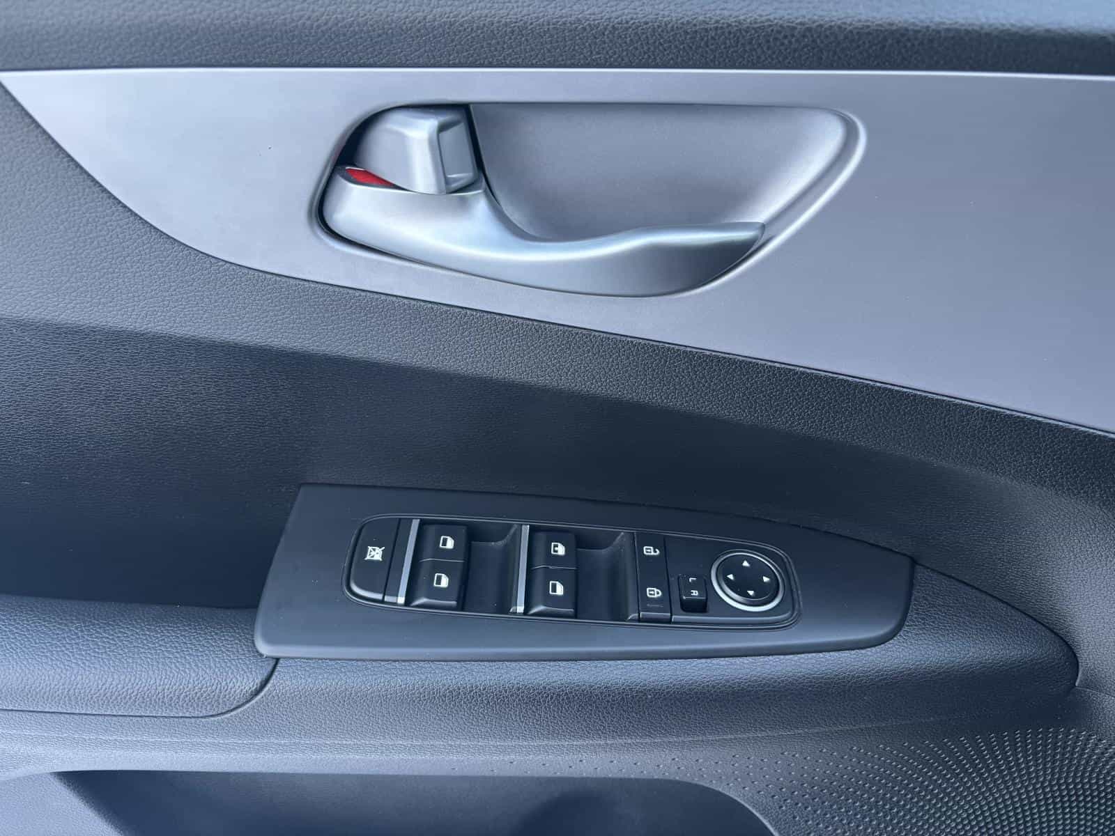 2023 Kia Forte LX - Image 11