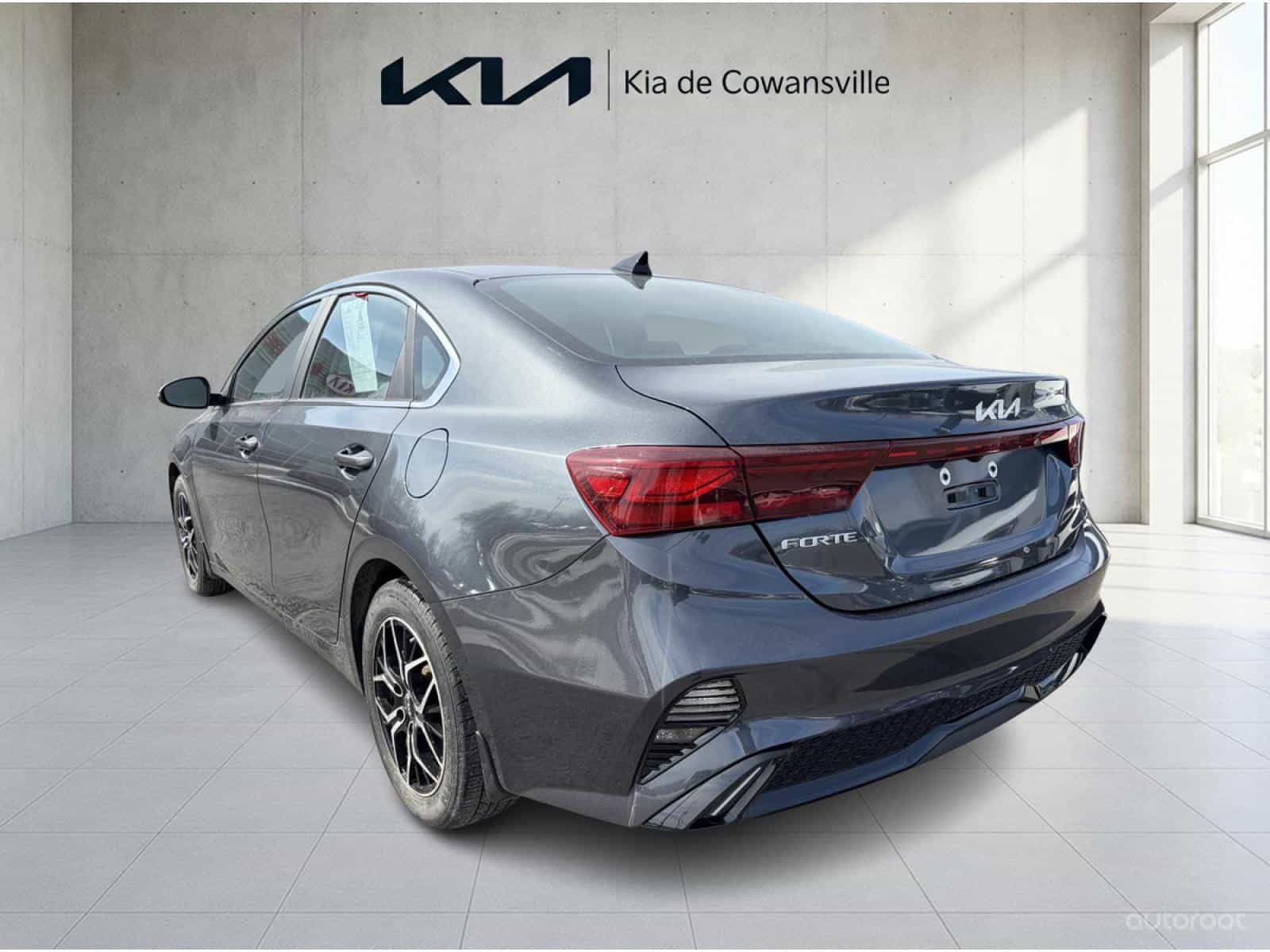 2023 Kia Forte EX - Image 7