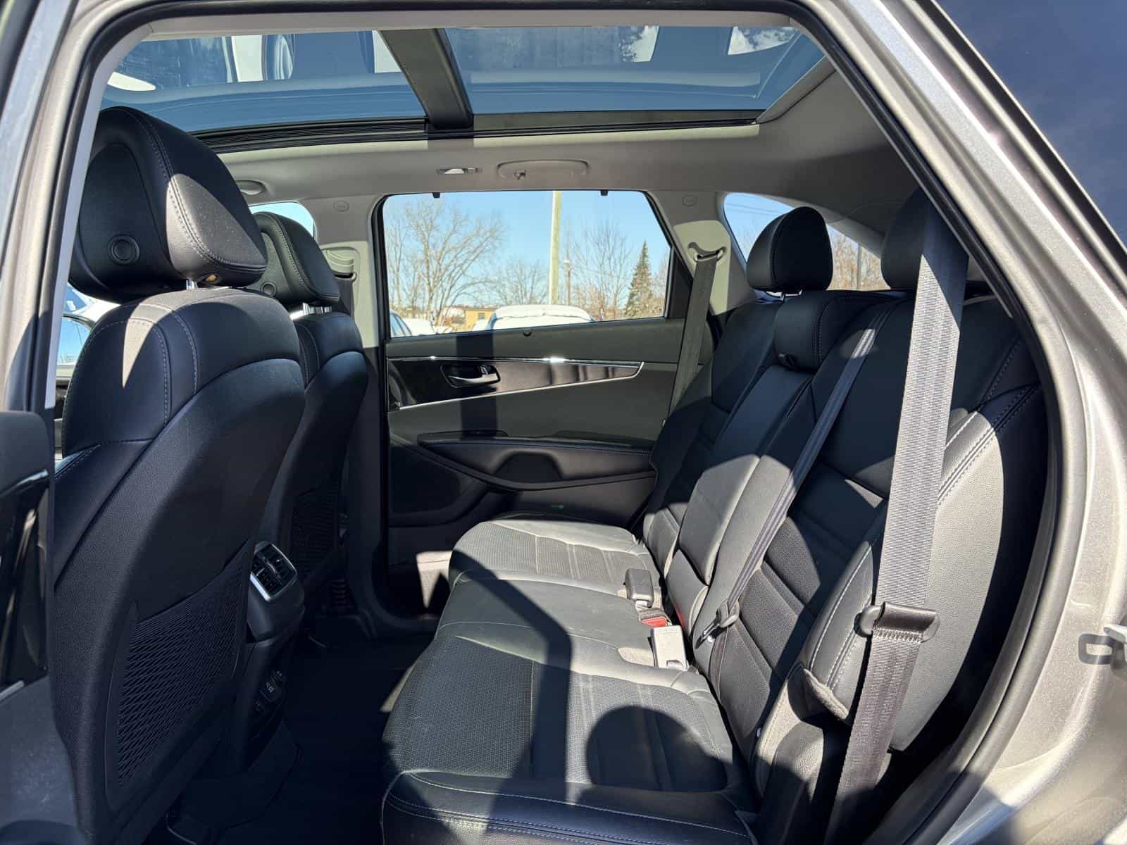 2016 Kia Sorento EX V6 - Image 8